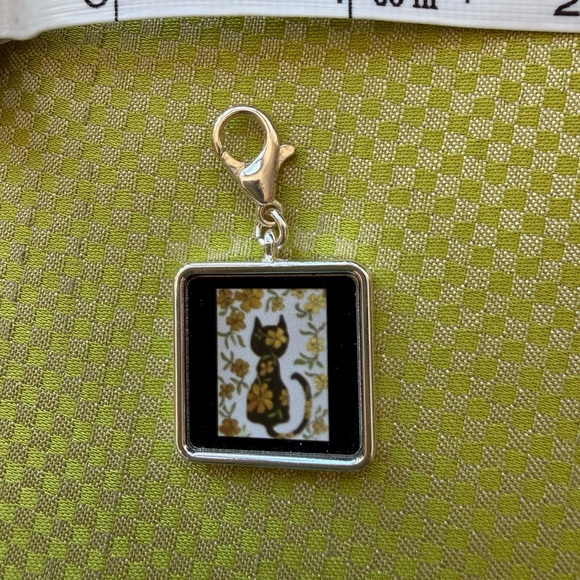 Black and Silver Cat Charm - Picture 3 of 3